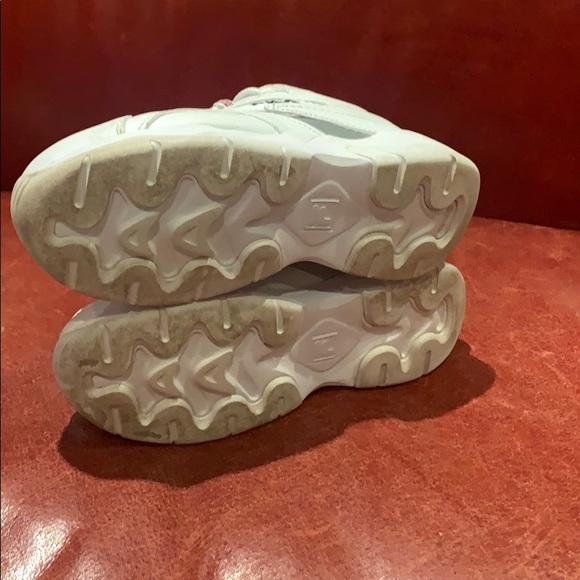 White Fila sneakers - Picture 4 of 5